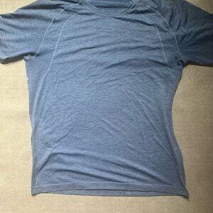 Lululemon Men’s Estimated Large Steel Blue/Grey Metal Vent Tech Workout Tee